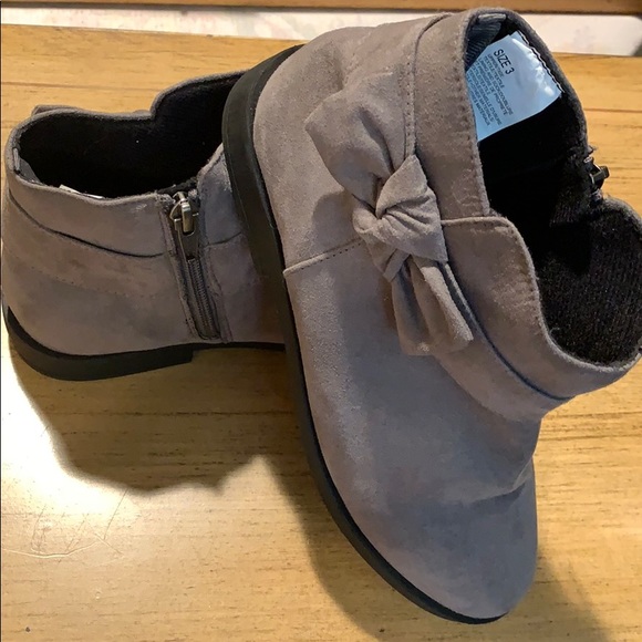 Girls size 3 Gray boots - Picture 1 of 6